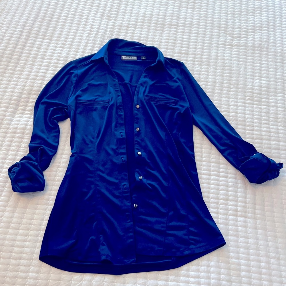 Royal blue stretchy blouse. 3/4 sleeve. Size small.